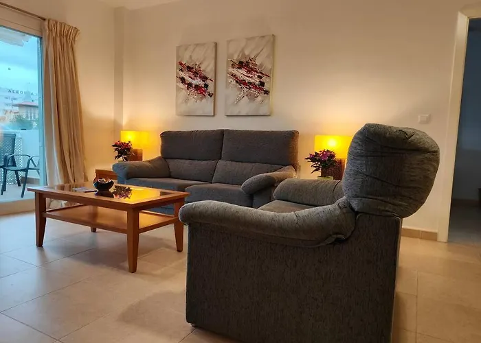Spacious And Luxurious Apartment